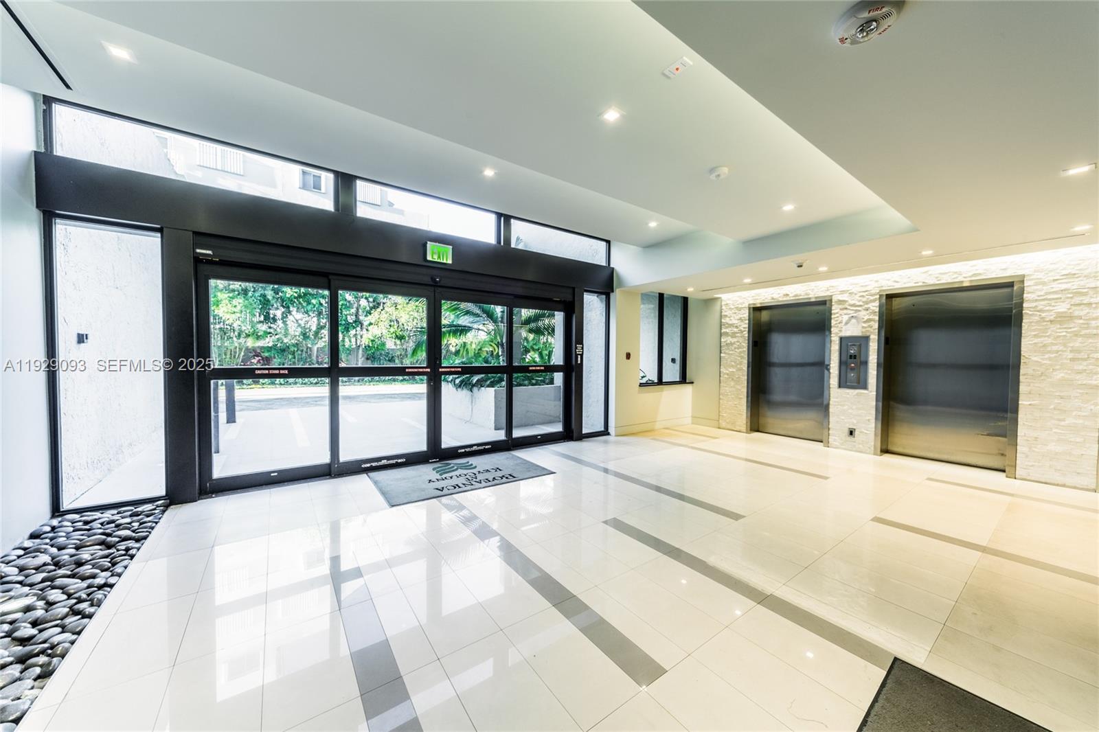 KEY COLONY CONDO #4 - Residential Lease