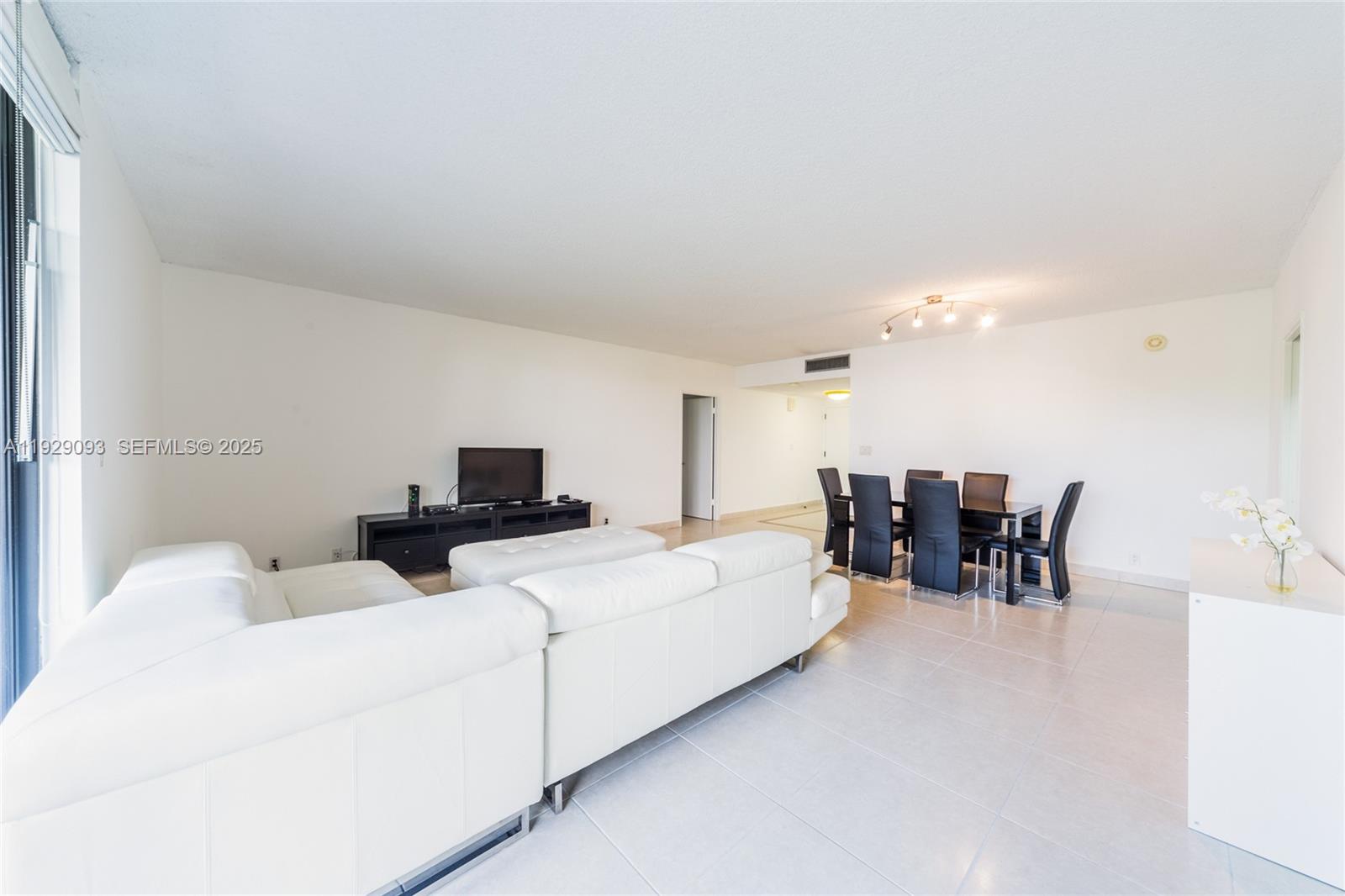 KEY COLONY CONDO #4 - Residential Lease