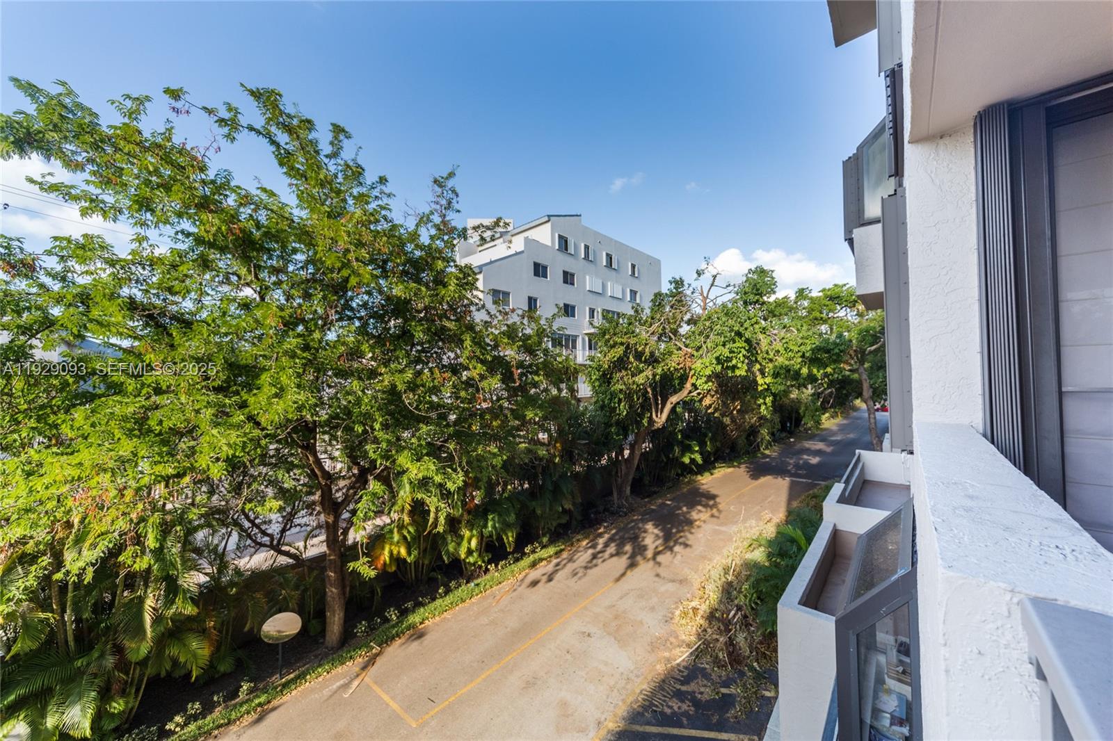 KEY COLONY CONDO #4 - Residential Lease