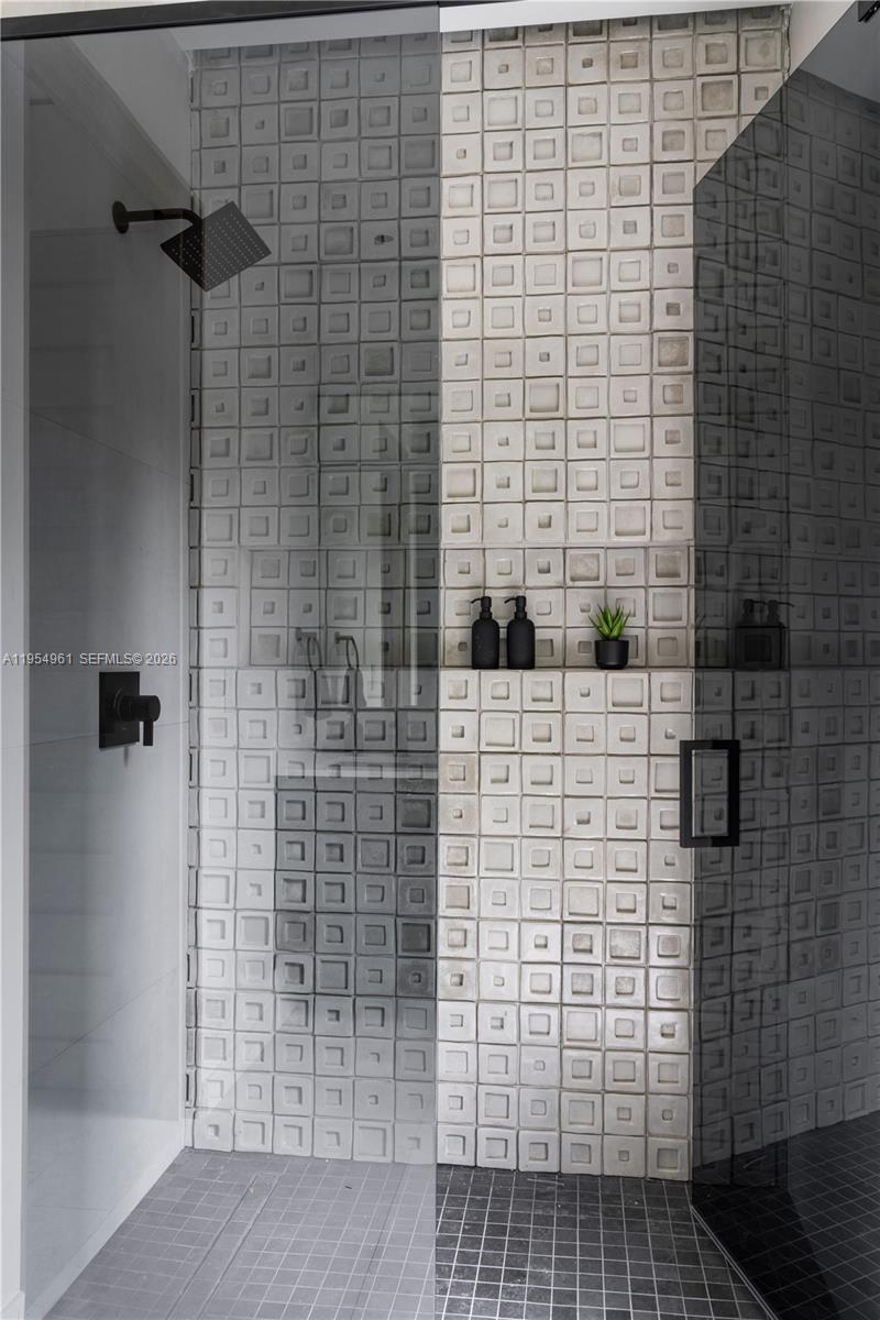 PRIORS 1ST ADDN TO BISCAY - Residential