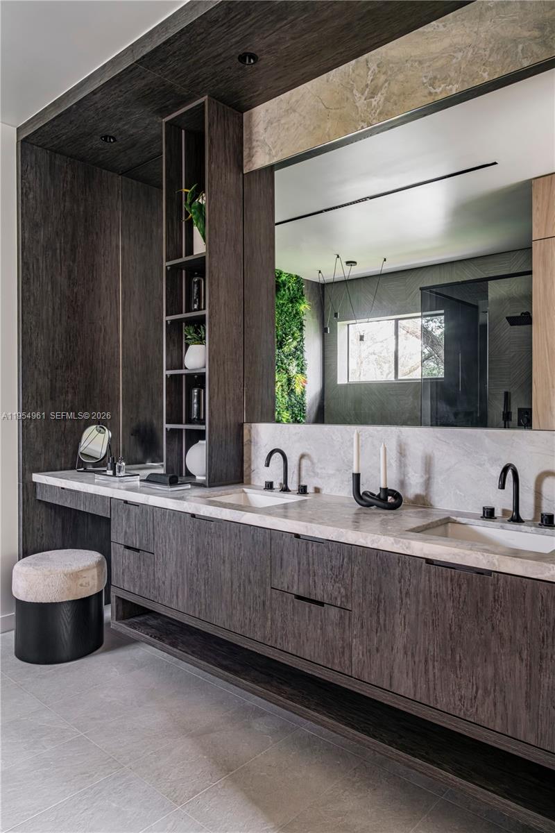 PRIORS 1ST ADDN TO BISCAY - Residential