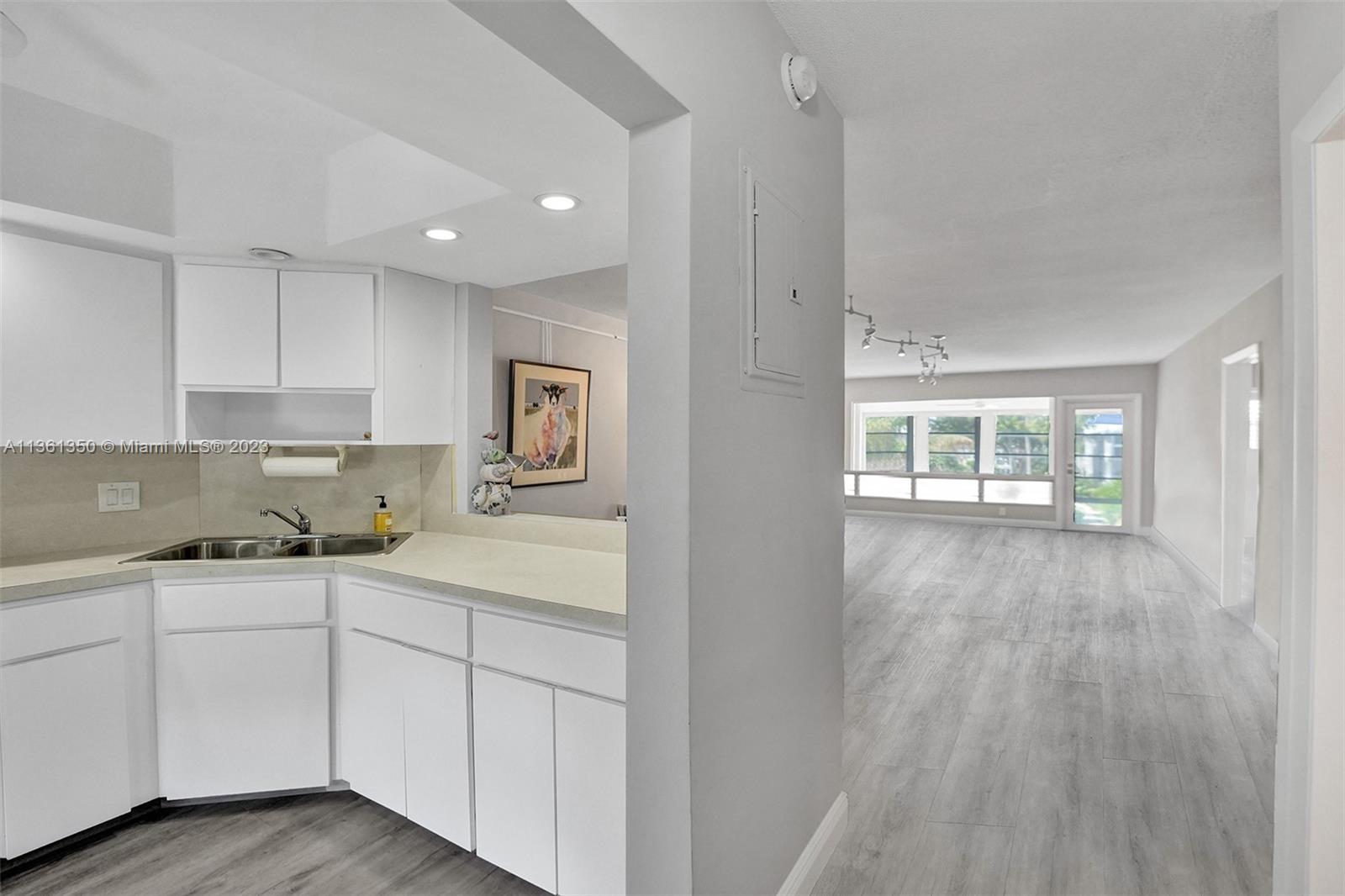 RIO NUEVO B CONDO - Residential