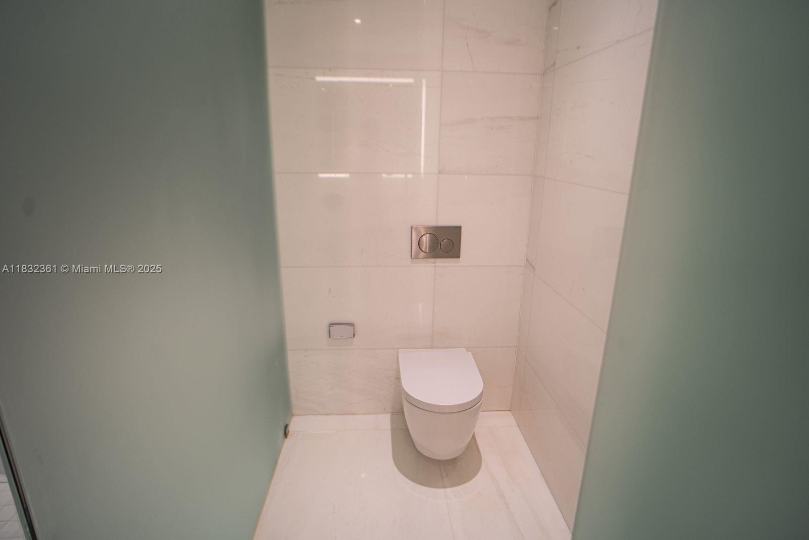 ASTON MARTIN - Residential