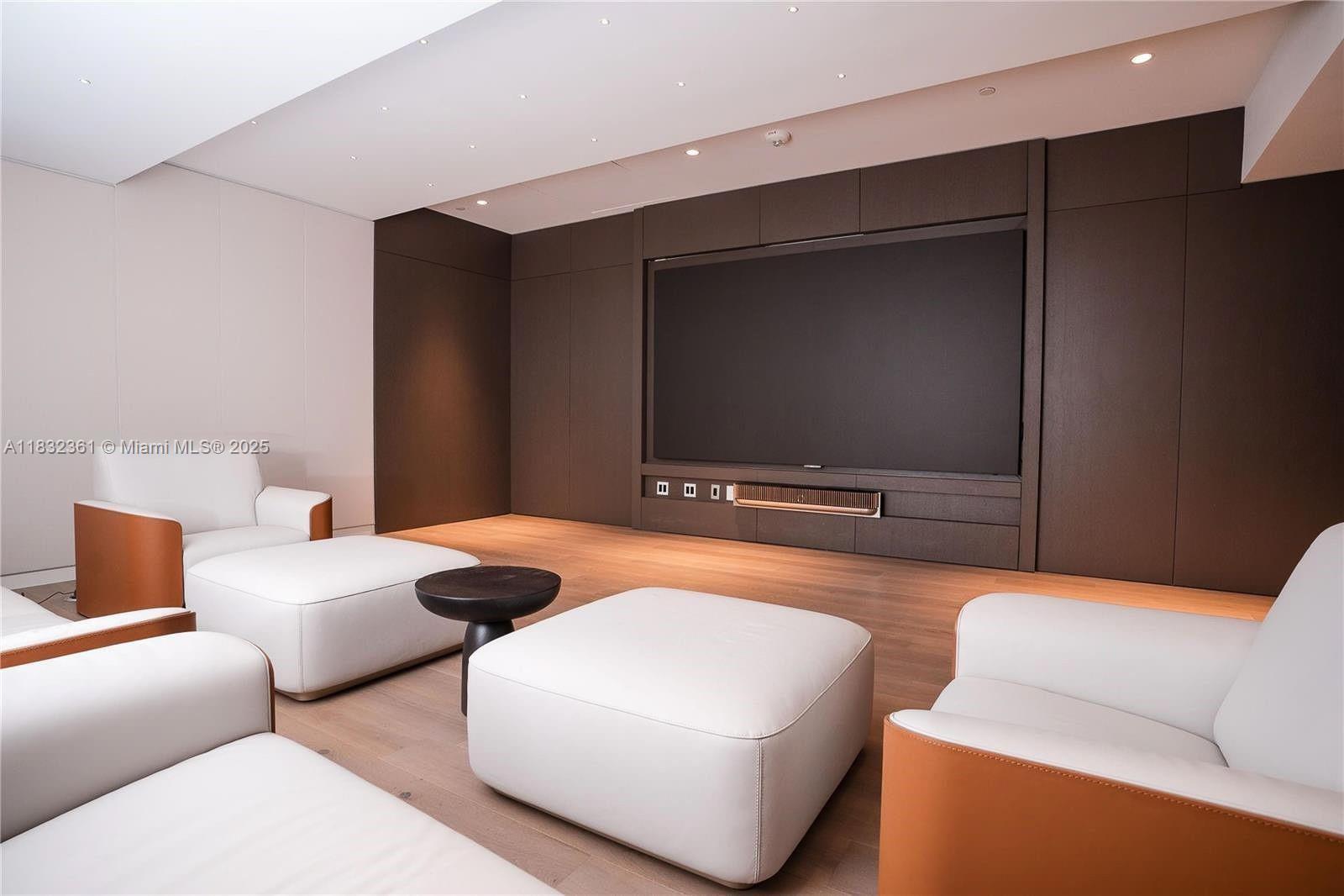 ASTON MARTIN - Residential