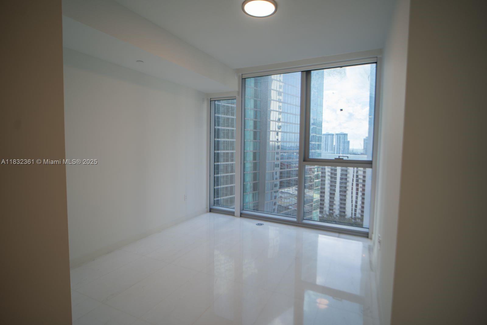 ASTON MARTIN - Residential