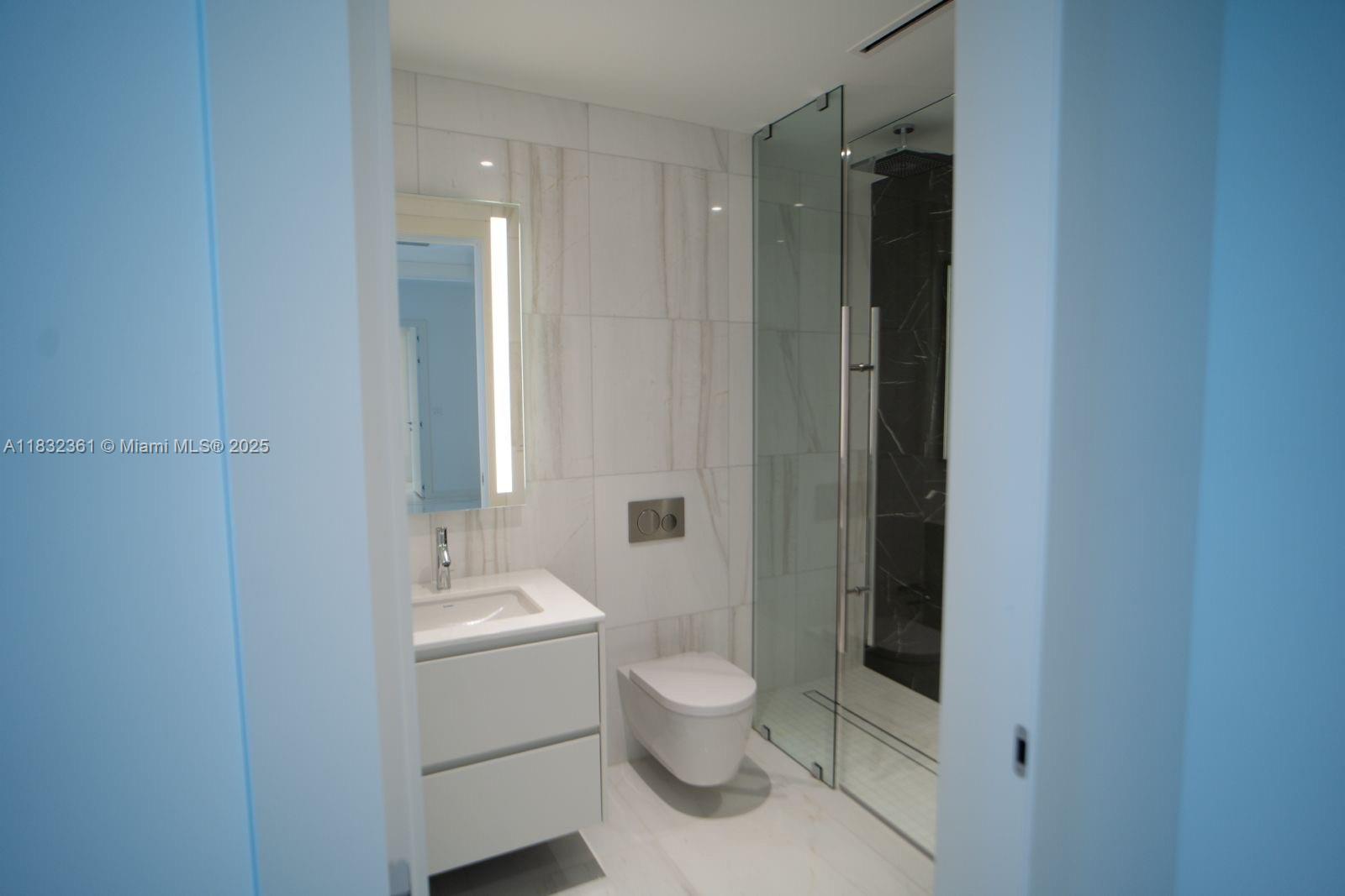 ASTON MARTIN - Residential