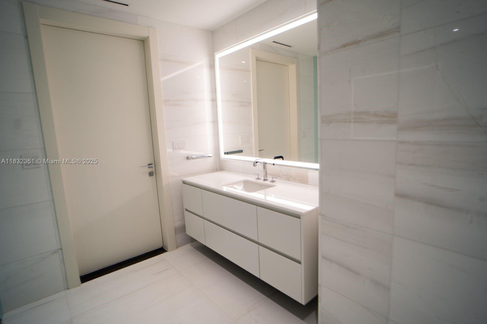 ASTON MARTIN - Residential