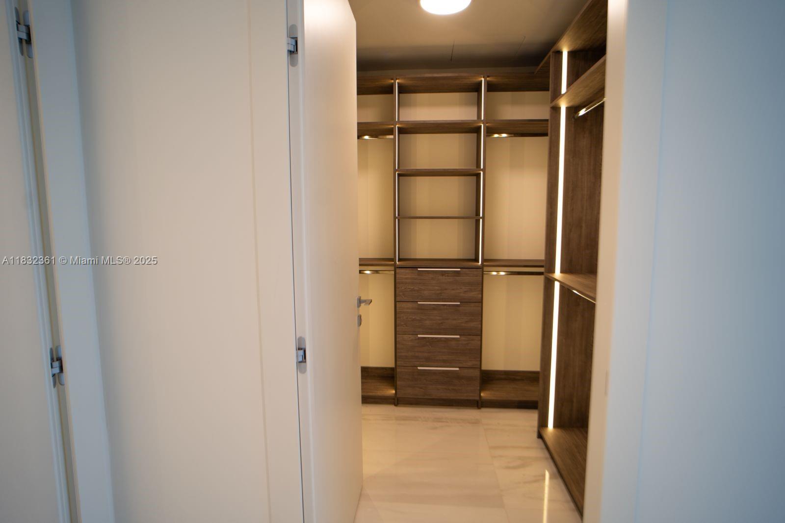 ASTON MARTIN - Residential