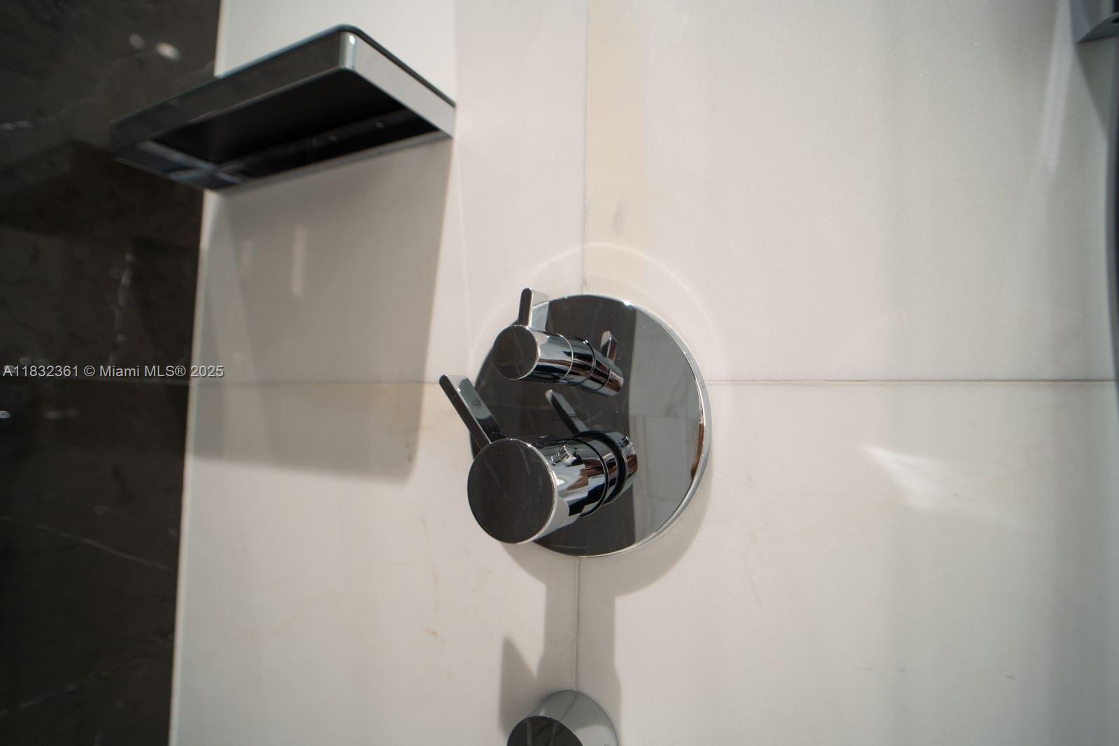 ASTON MARTIN - Residential