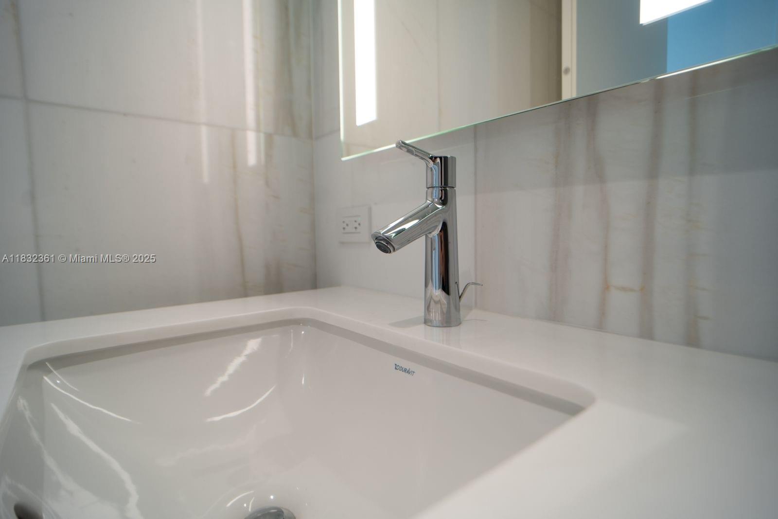 ASTON MARTIN - Residential