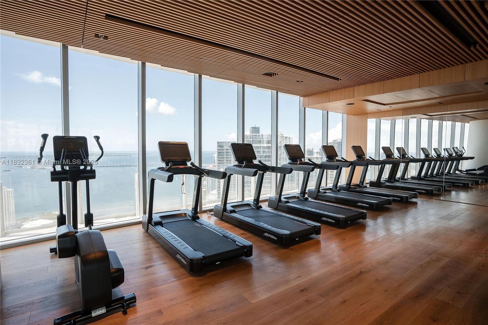 ASTON MARTIN - Residential