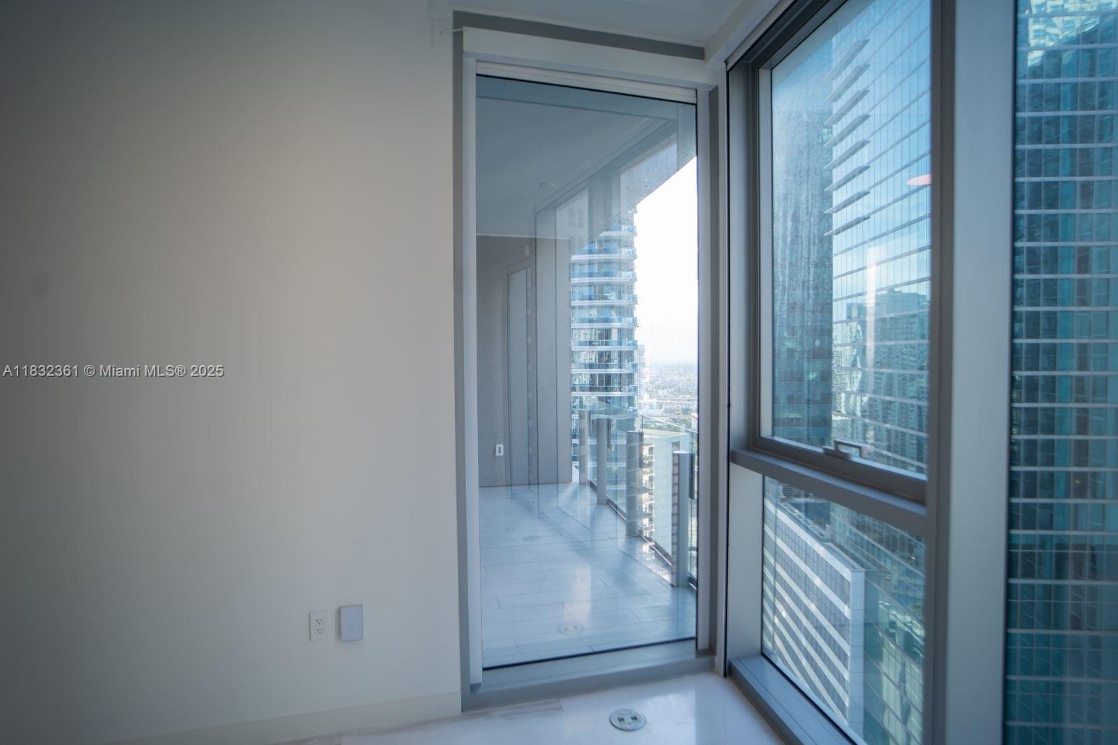 ASTON MARTIN - Residential