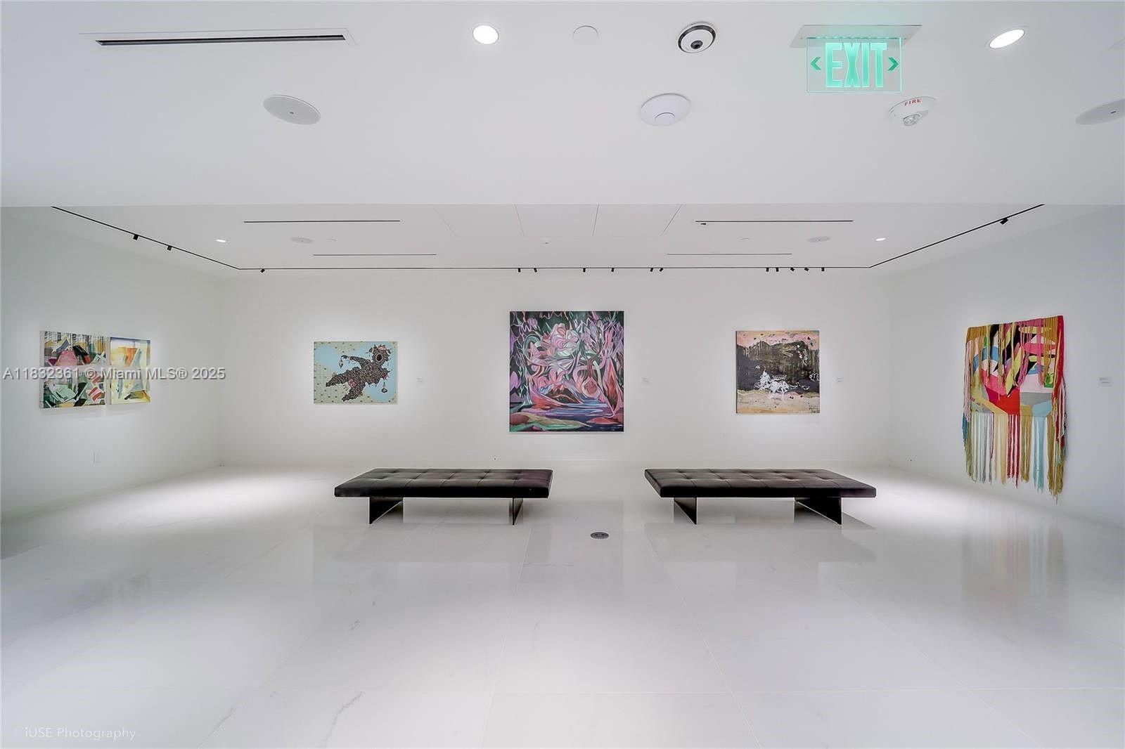 ASTON MARTIN - Residential