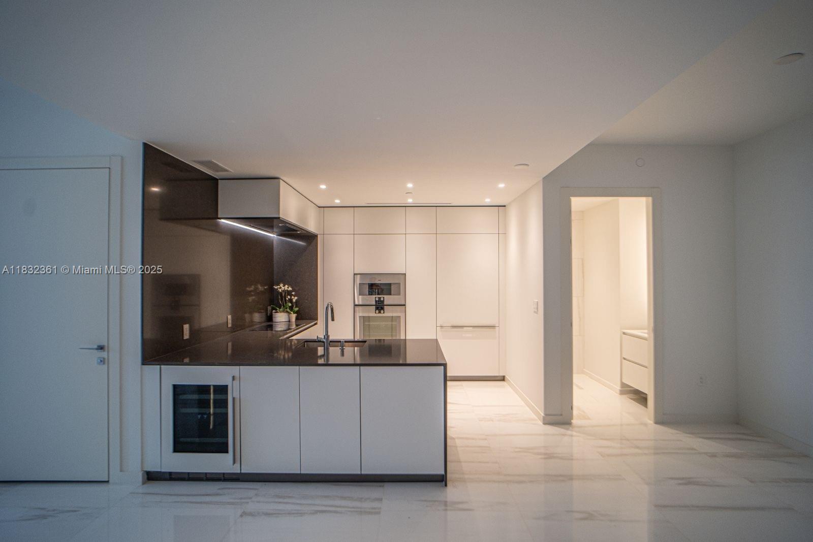 ASTON MARTIN - Residential