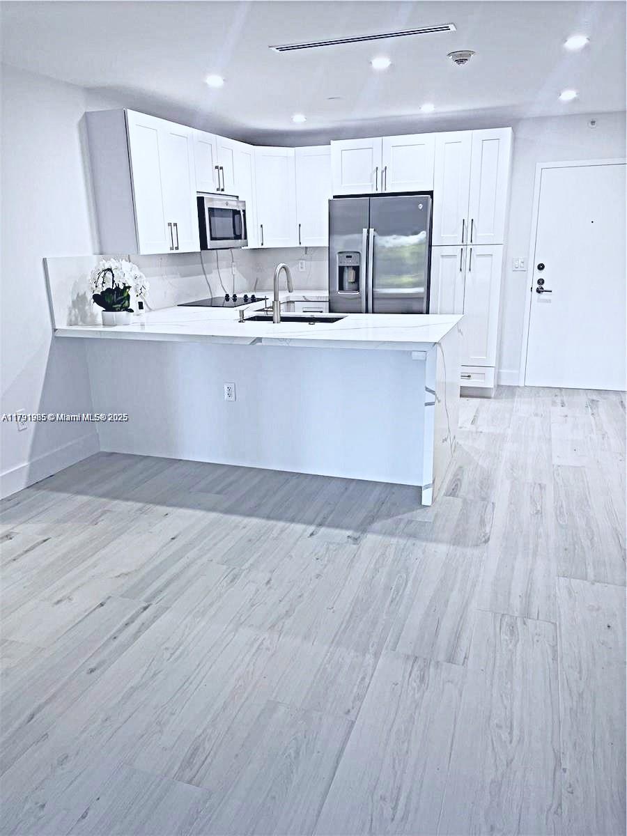 575 Crandon Blvd 307, Key Biscayne, Miami-Dade County, Florida - 3 Bedrooms  
2 Bathrooms - 