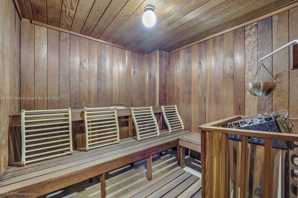 KEY BISC AMBASSADOR CONDO - Residential Lease