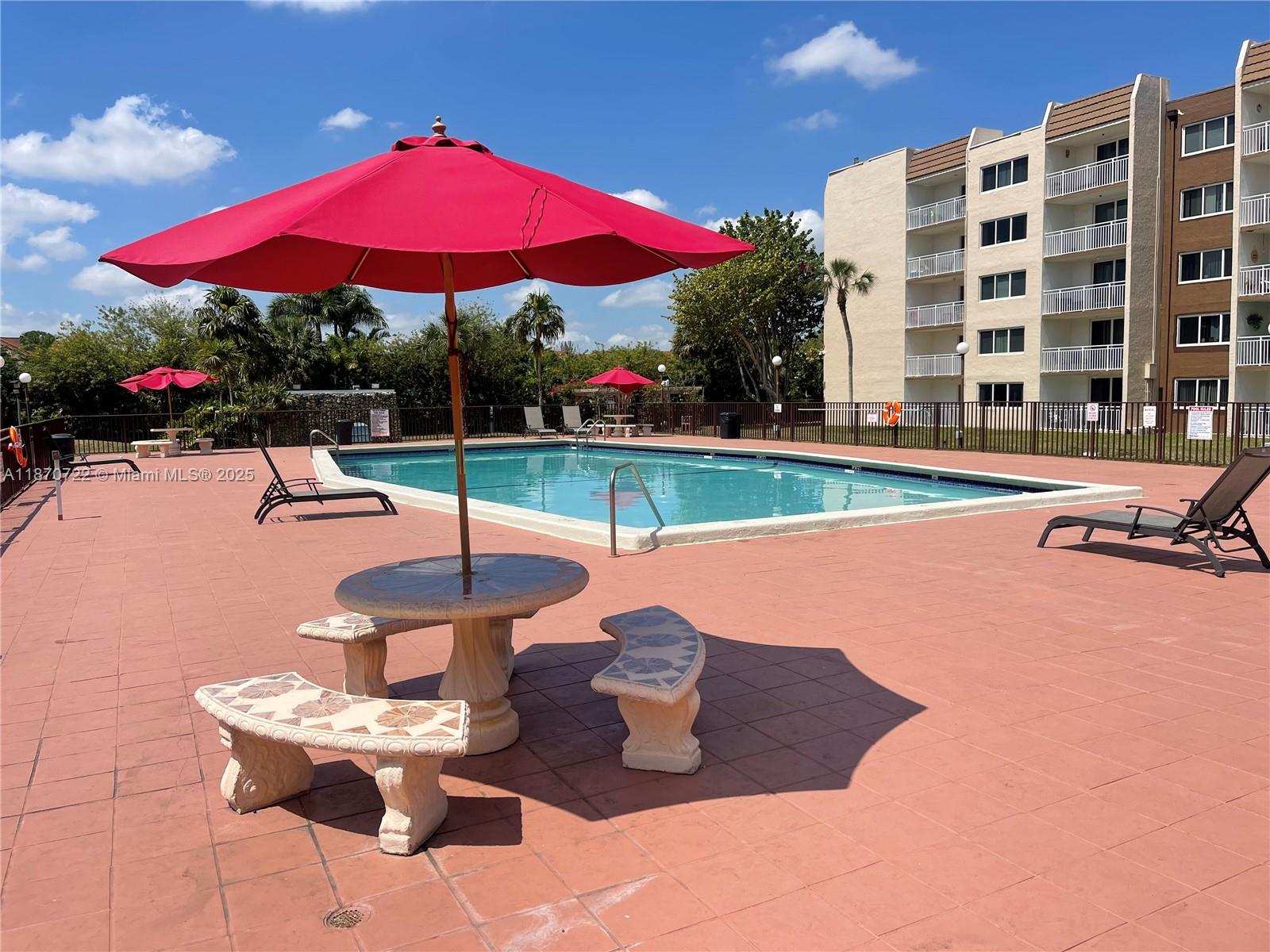 This spacious property features one bedroom and a full bathroom, completely remodeled for a modern touch. Enjoy a private view of lush greenery, and it’s available right now!Huge amenities area ; pool, Gym, playground, BBK area, multi-use court . Close to shoppings plaza and major highway : 826 and I-75. Water is included.
Dryer and washer in the building but Not inside unit