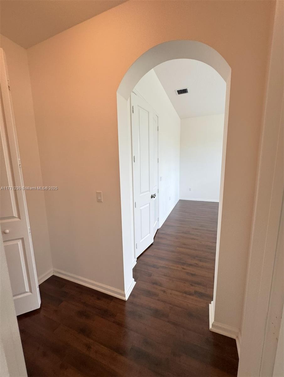 SAWGRASS LAKES - Residential