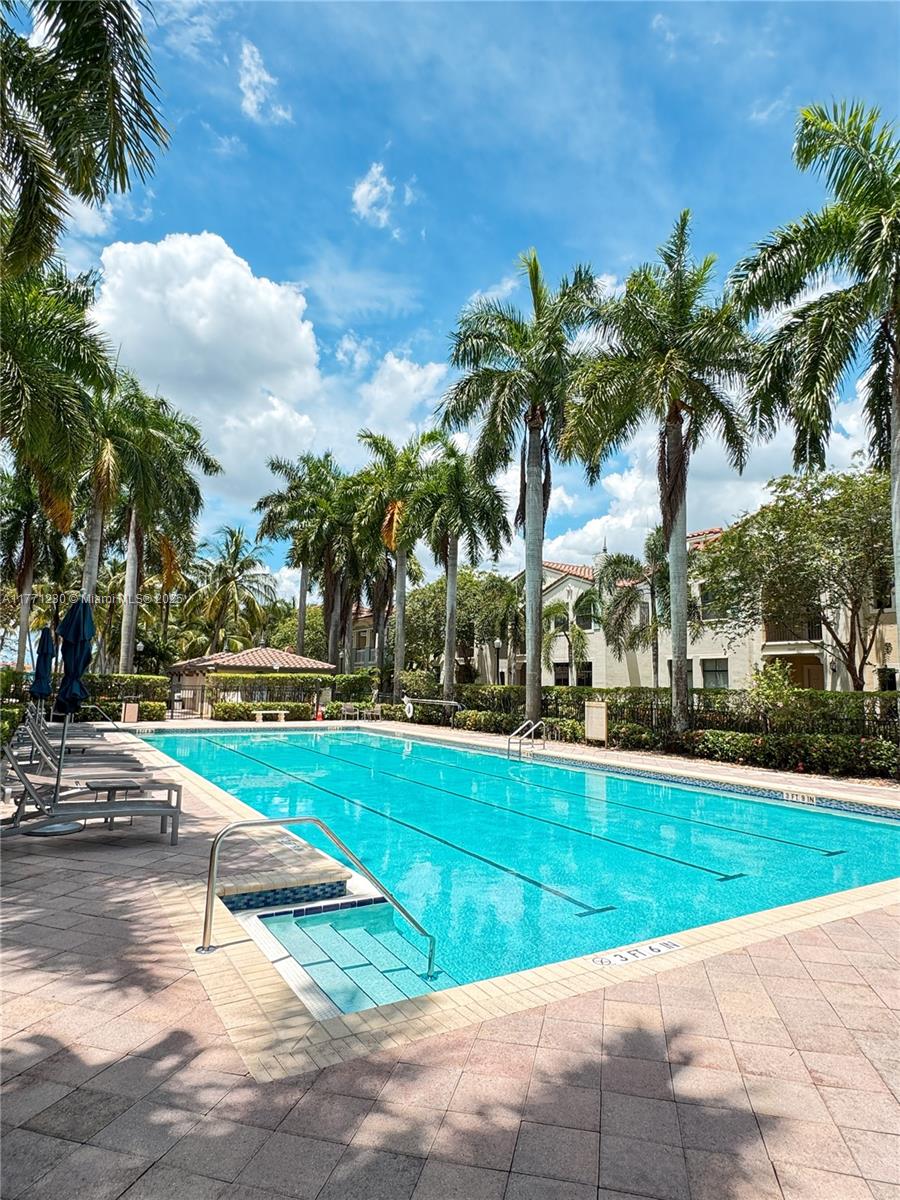 SAWGRASS LAKES - Residential