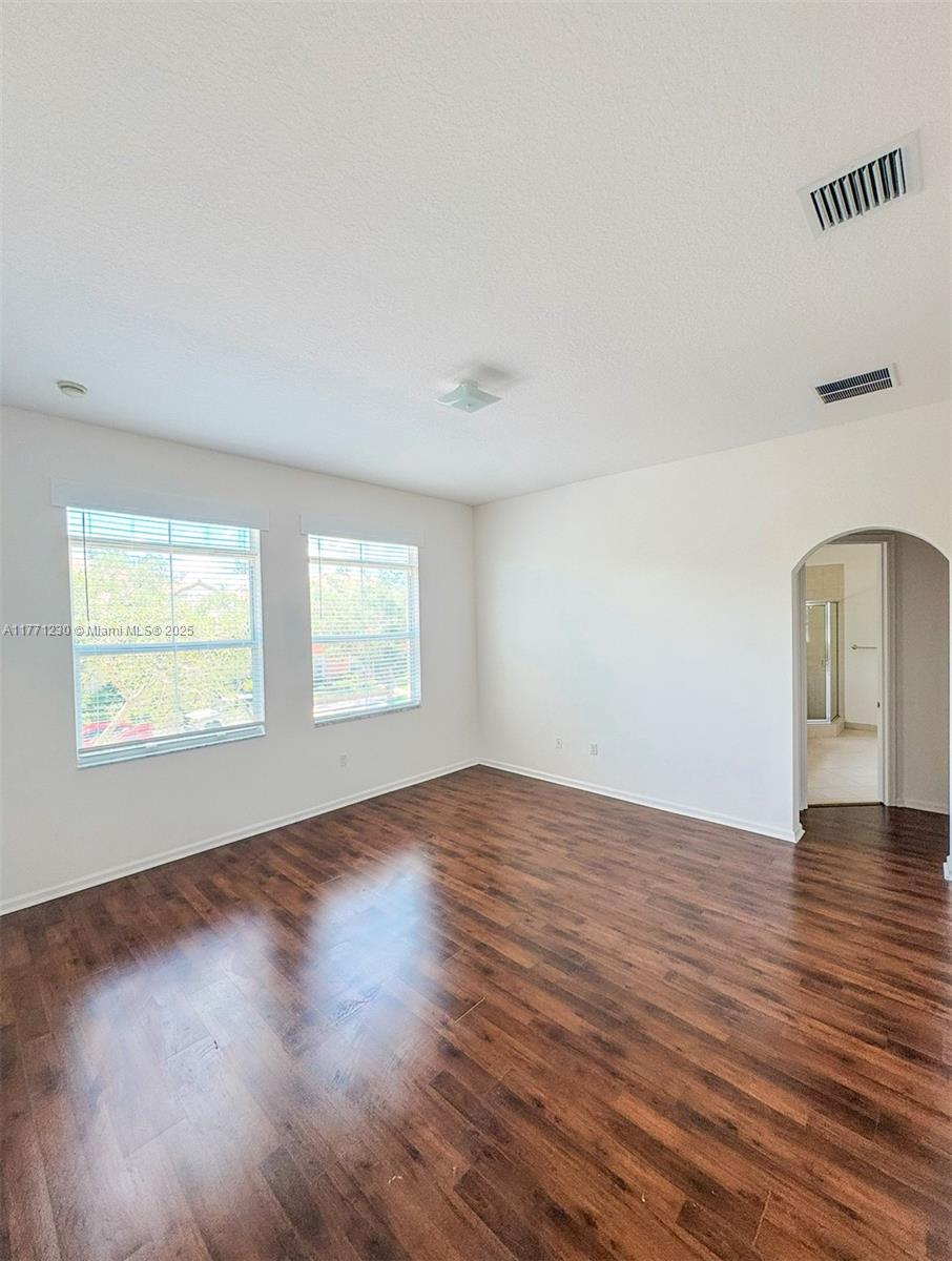 SAWGRASS LAKES - Residential