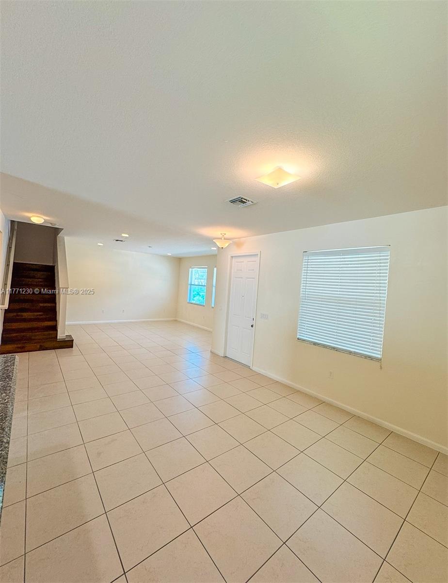 SAWGRASS LAKES - Residential