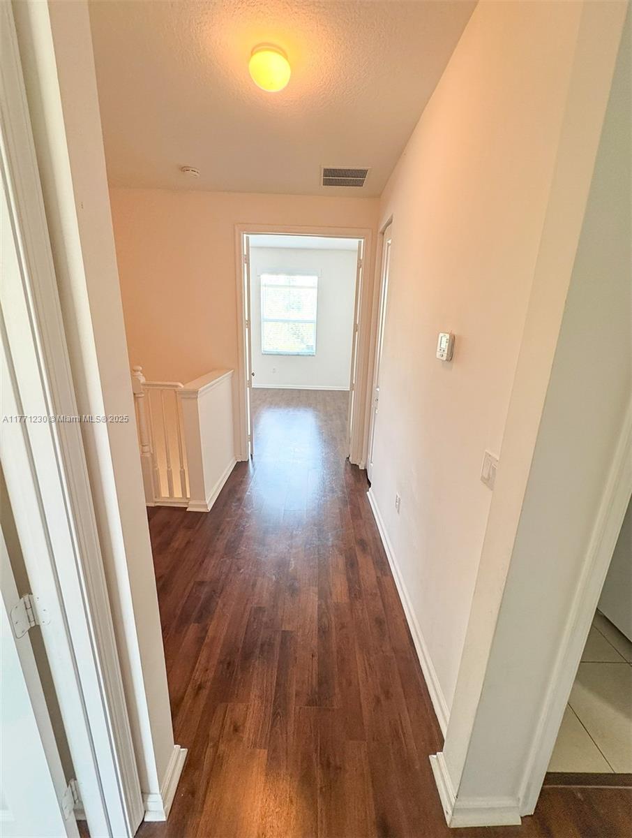 SAWGRASS LAKES - Residential