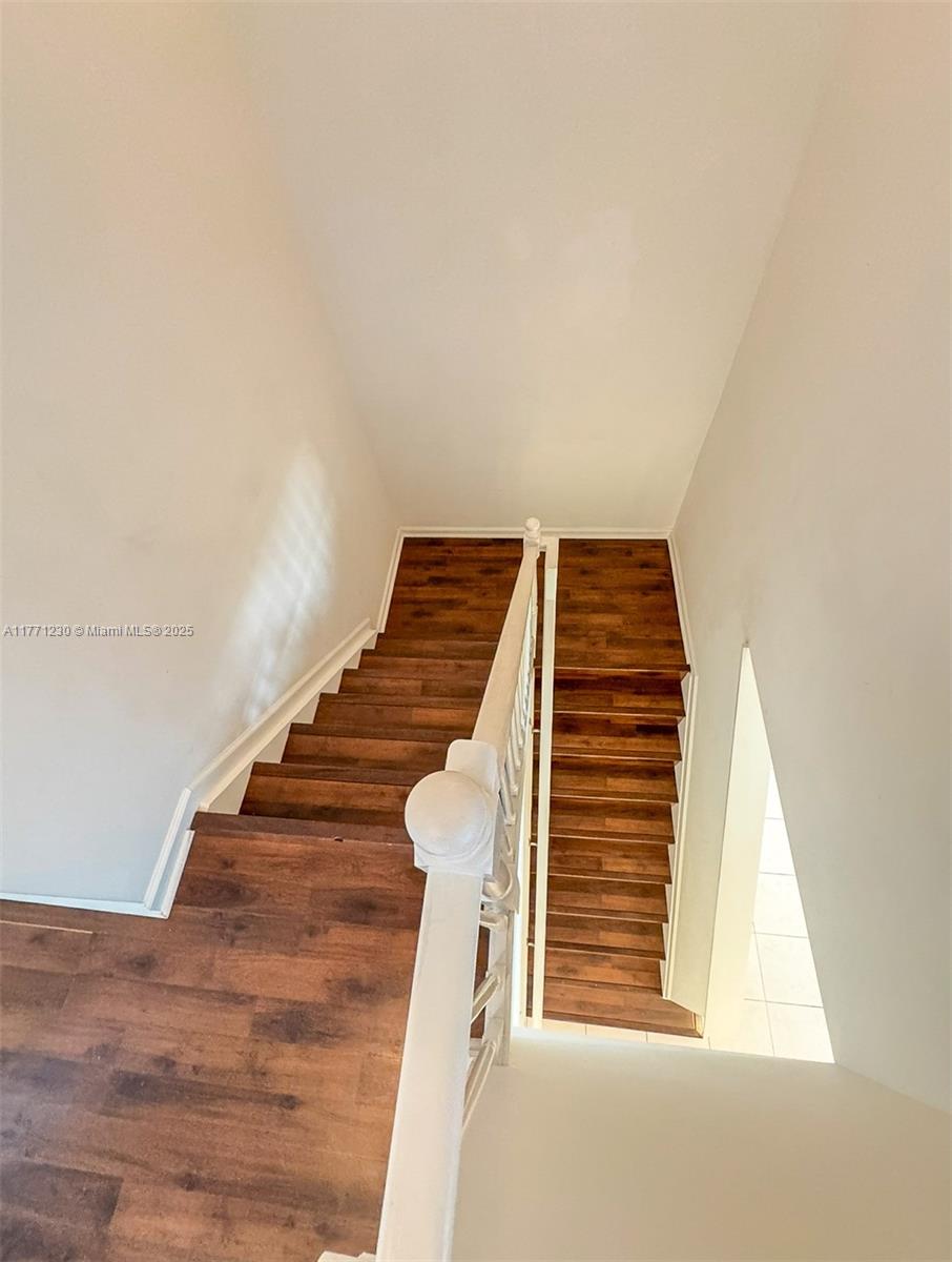 SAWGRASS LAKES - Residential