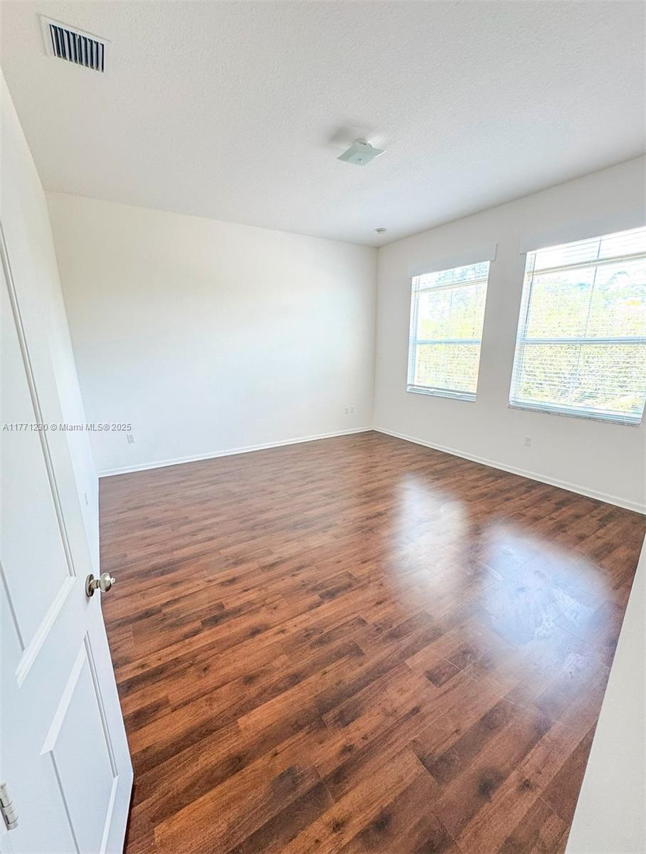 SAWGRASS LAKES - Residential