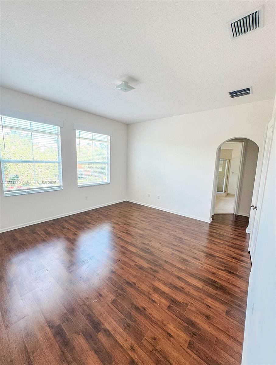 SAWGRASS LAKES - Residential