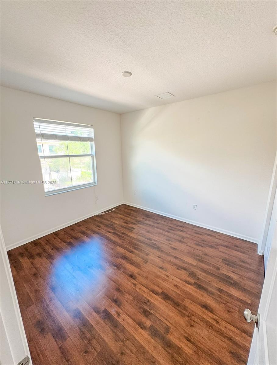 SAWGRASS LAKES - Residential