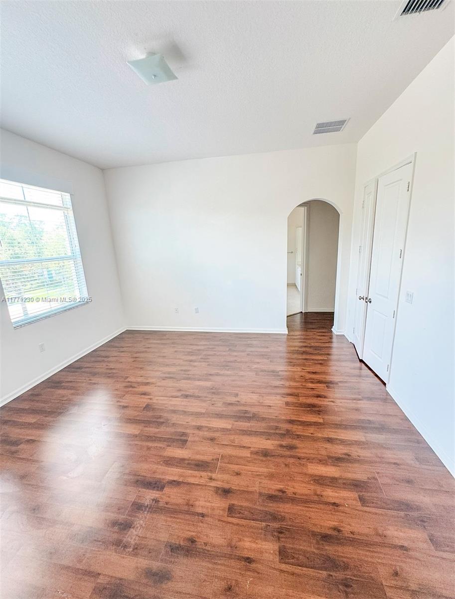 SAWGRASS LAKES - Residential