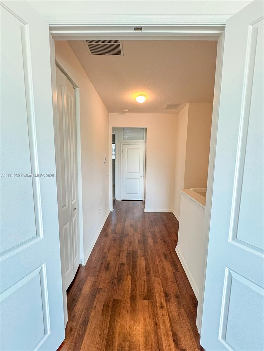 SAWGRASS LAKES - Residential