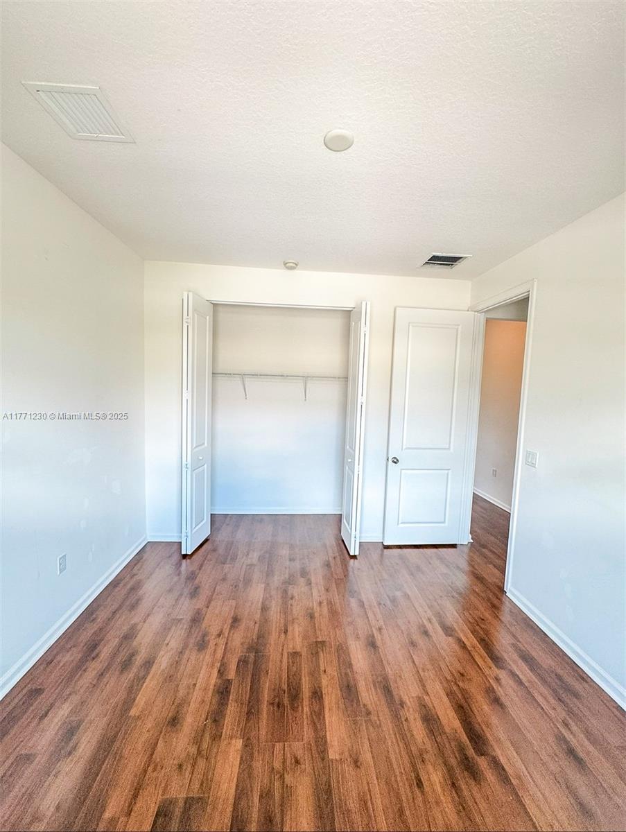 SAWGRASS LAKES - Residential