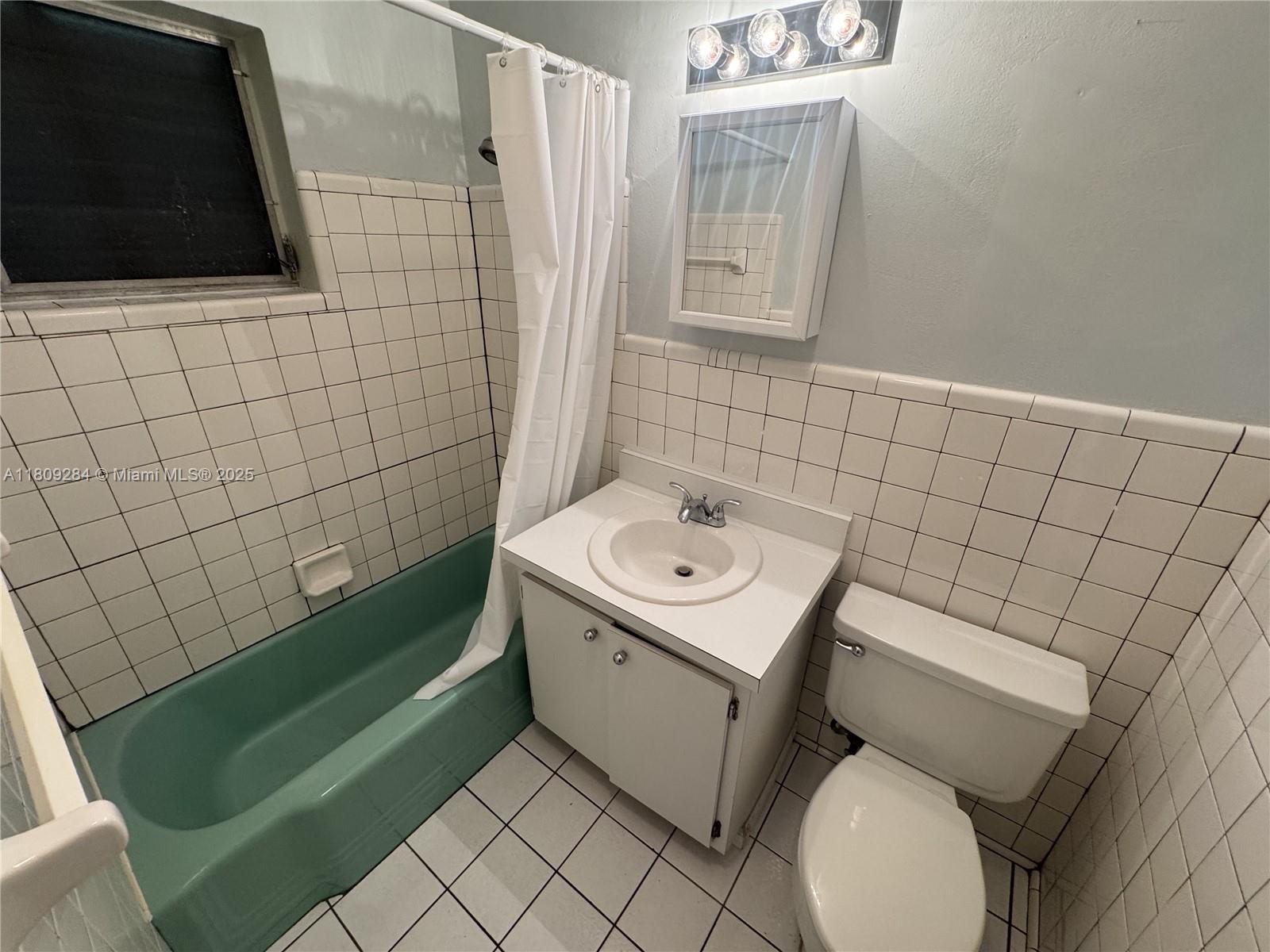 1578 NE 33rd St S2