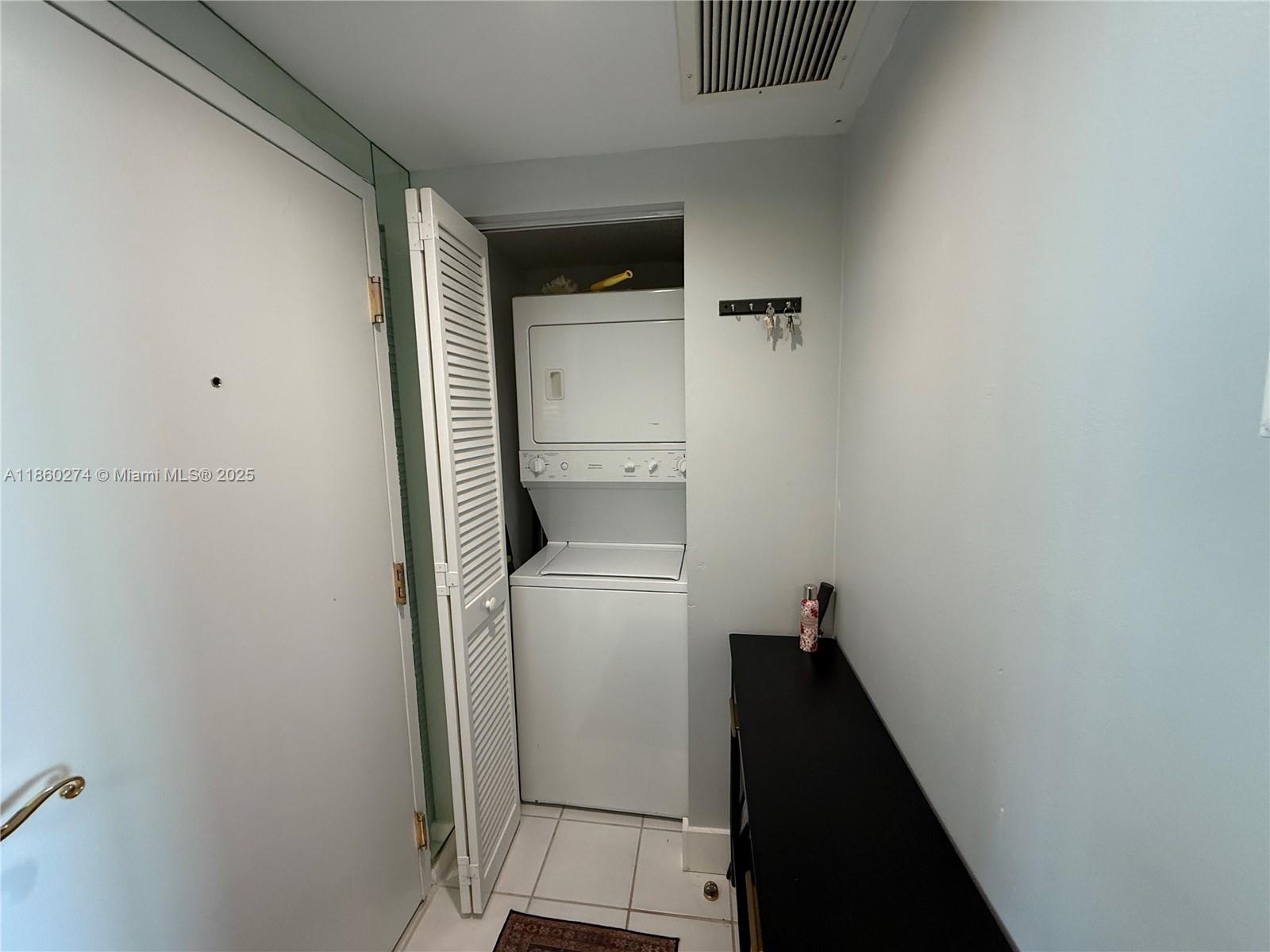 ST LOUIS CONDO - Residential Lease