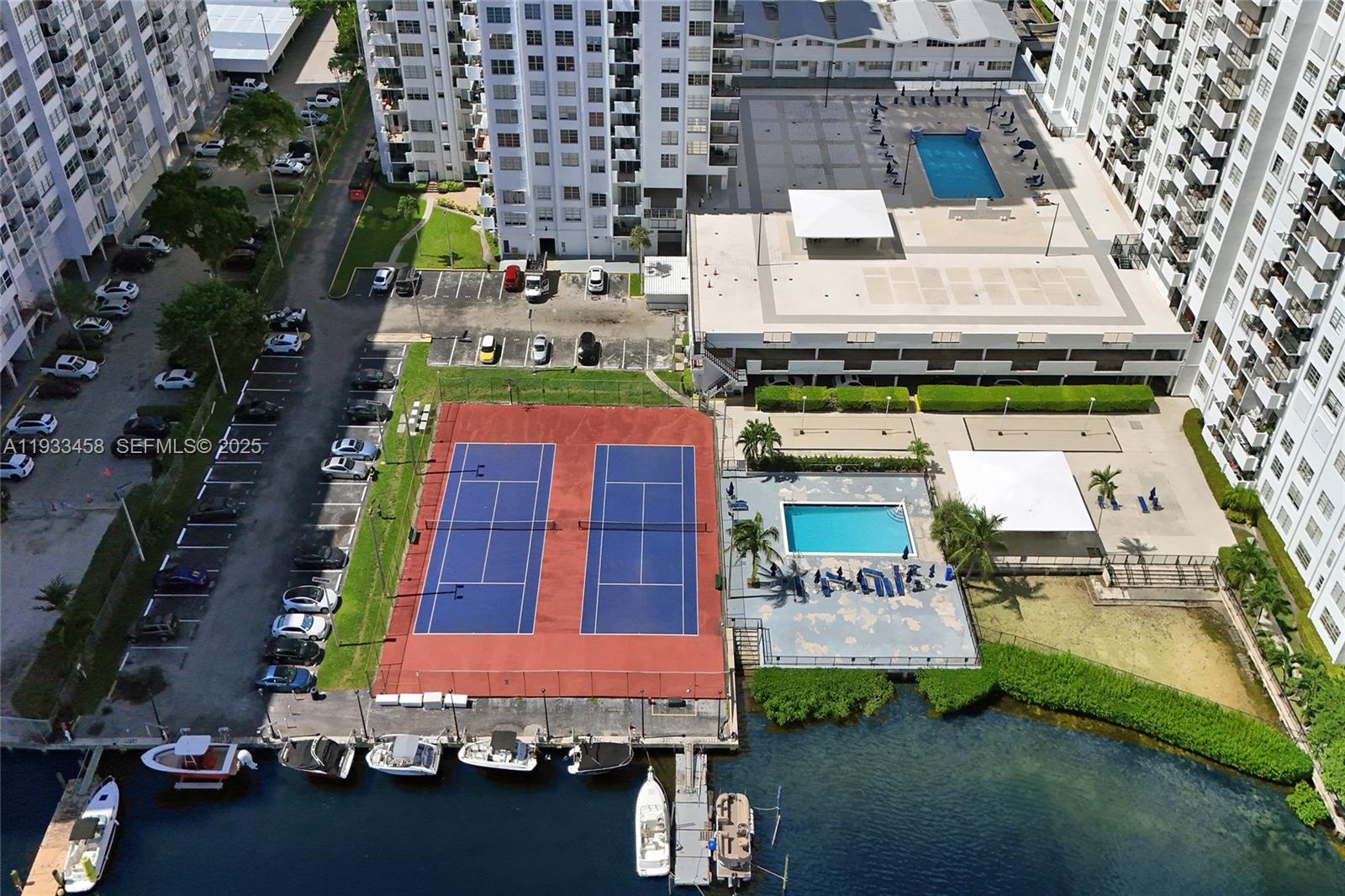 COMMODORE PLAZA CONDO - Residential