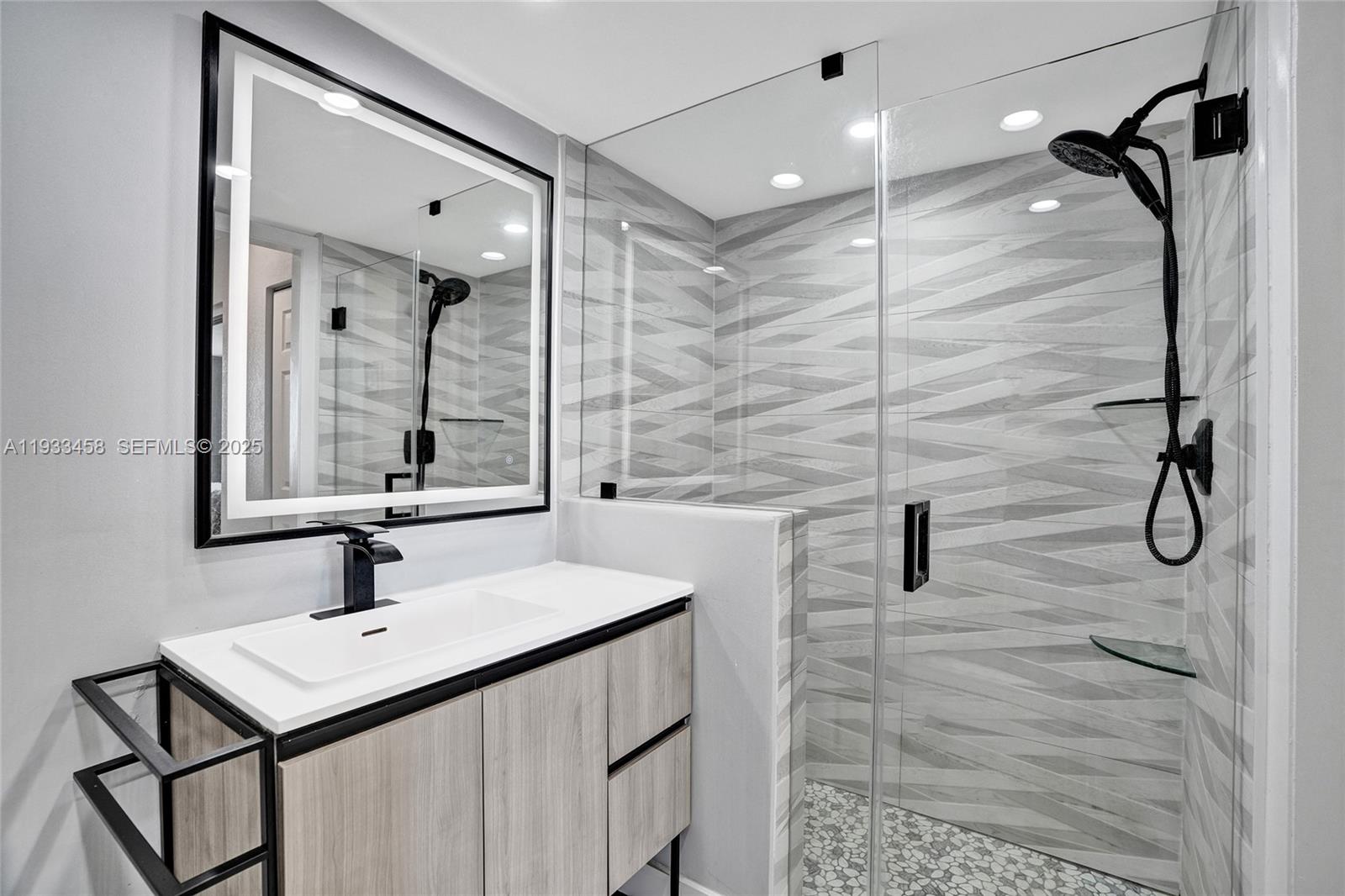 COMMODORE PLAZA CONDO - Residential