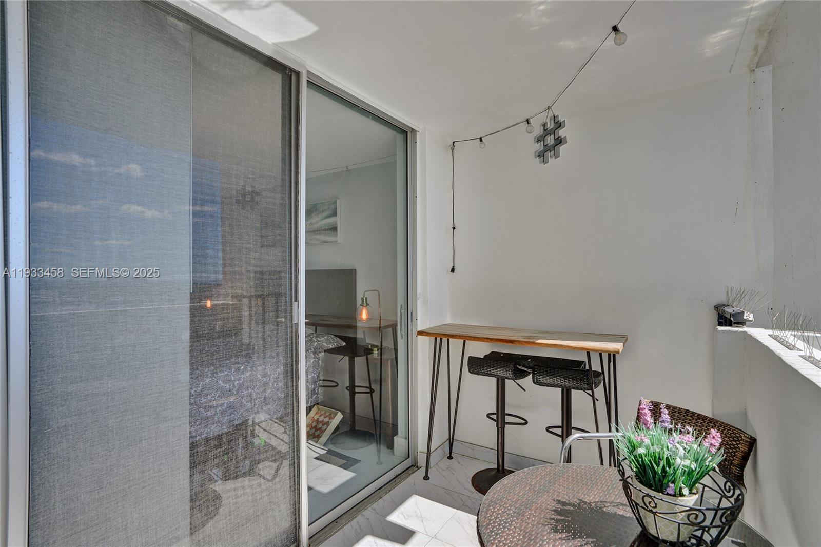 COMMODORE PLAZA CONDO - Residential