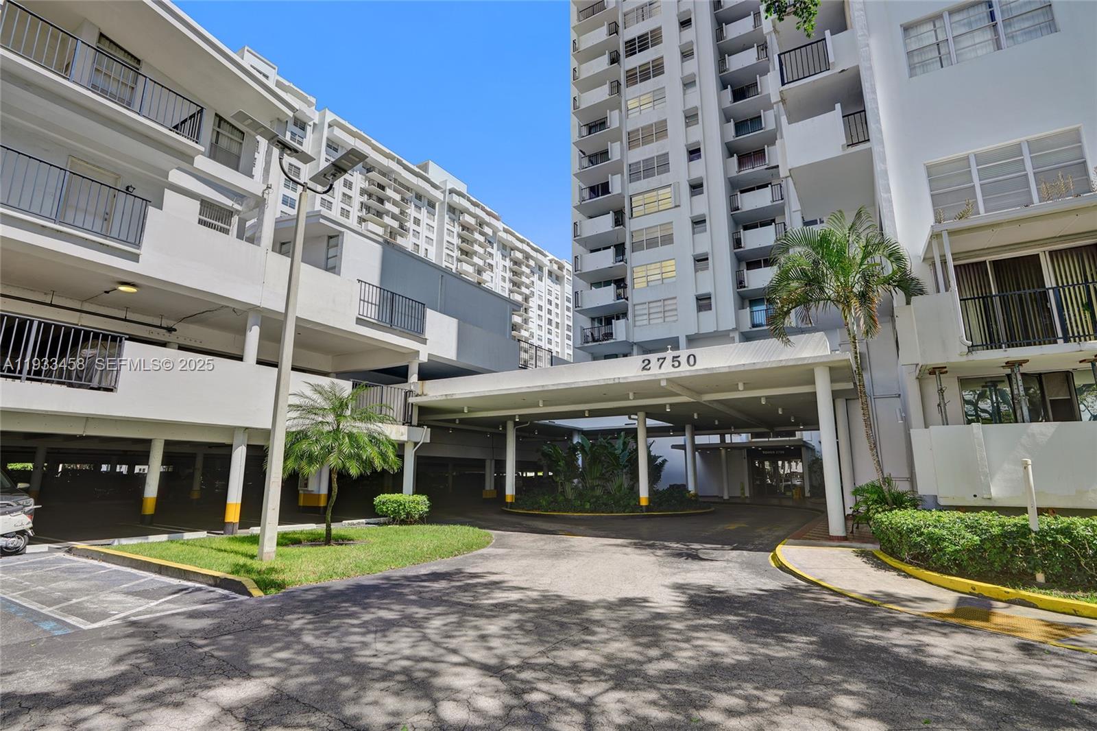 COMMODORE PLAZA CONDO - Residential