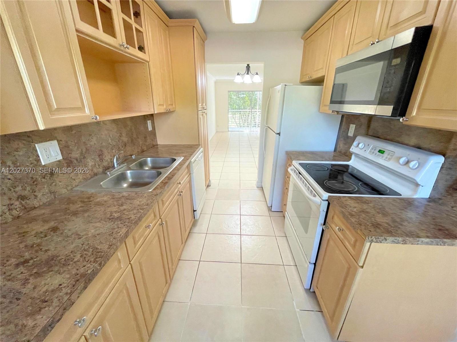 FAIRWAYS OF TAMARAC - Residential