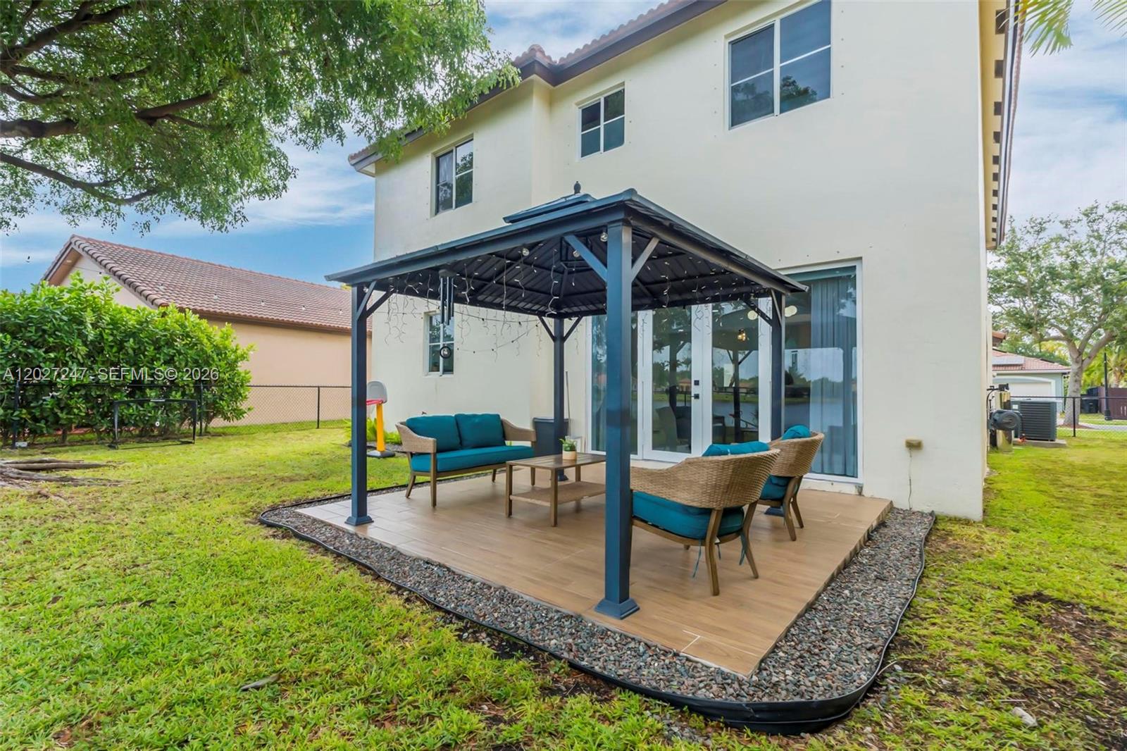 VENTANAS AT HOMESTEAD - Residential