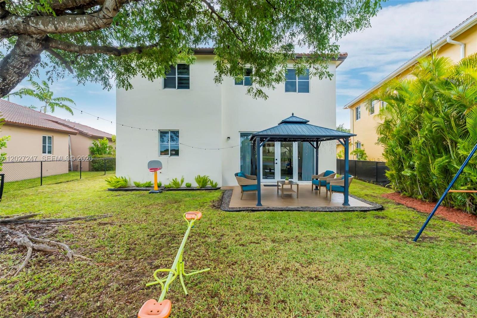 VENTANAS AT HOMESTEAD - Residential