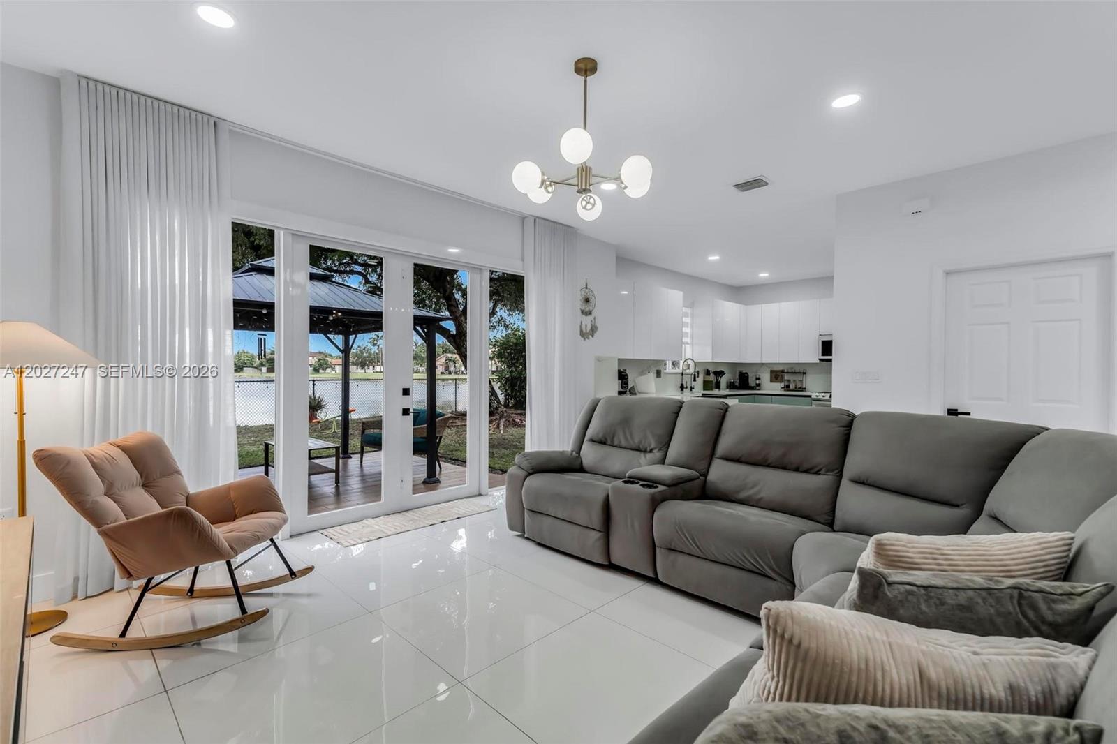 VENTANAS AT HOMESTEAD - Residential