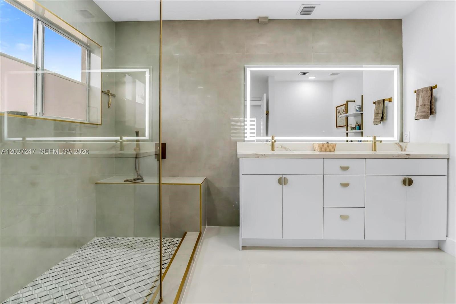 VENTANAS AT HOMESTEAD - Residential