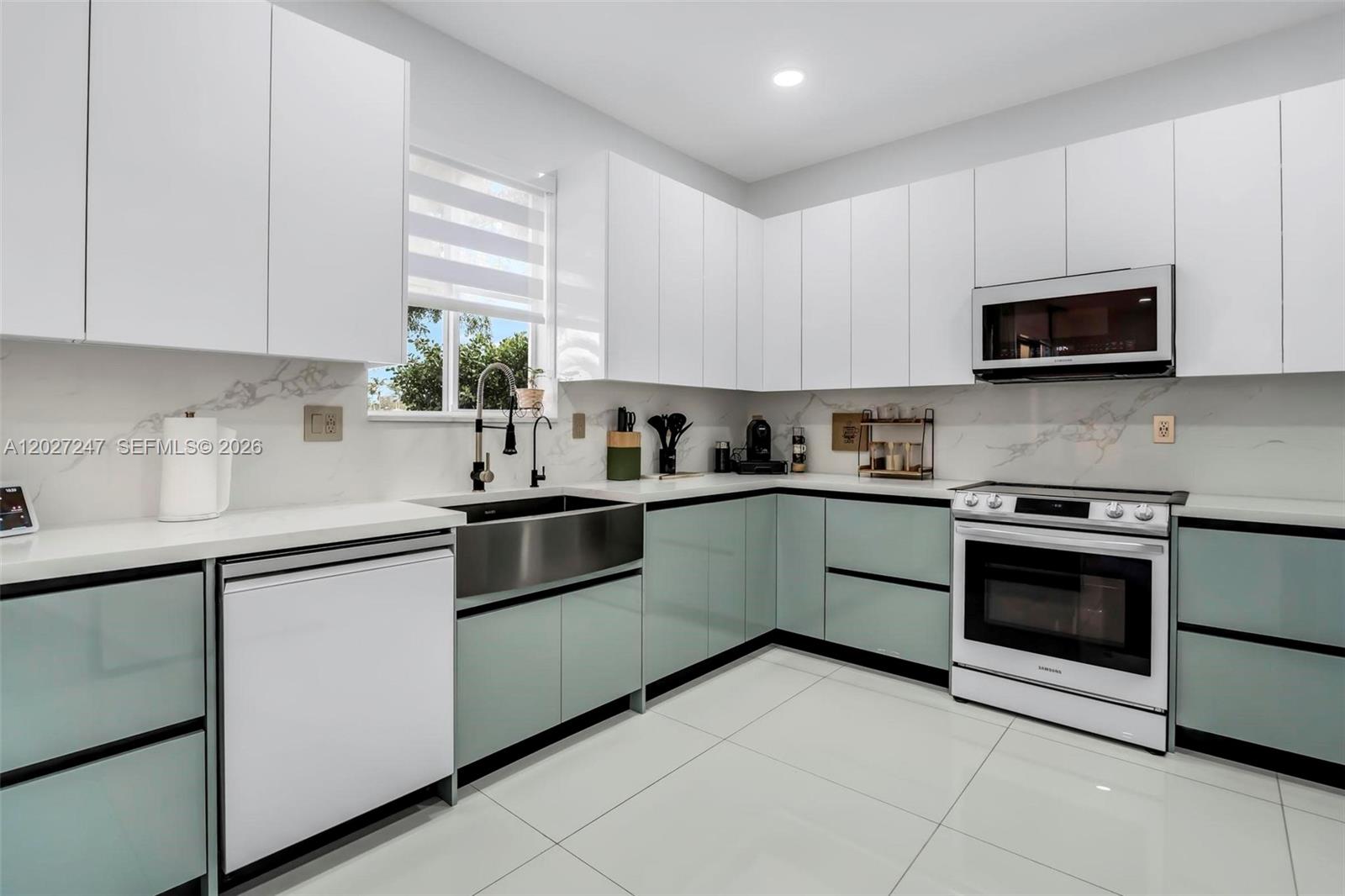 VENTANAS AT HOMESTEAD - Residential