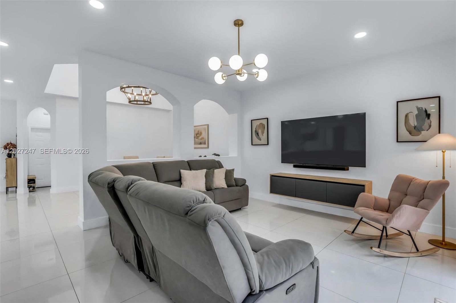 VENTANAS AT HOMESTEAD - Residential