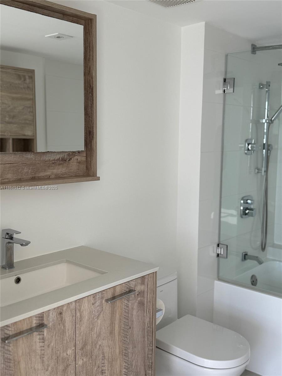 THE MARK ON BRICKELL COND - Residential Lease