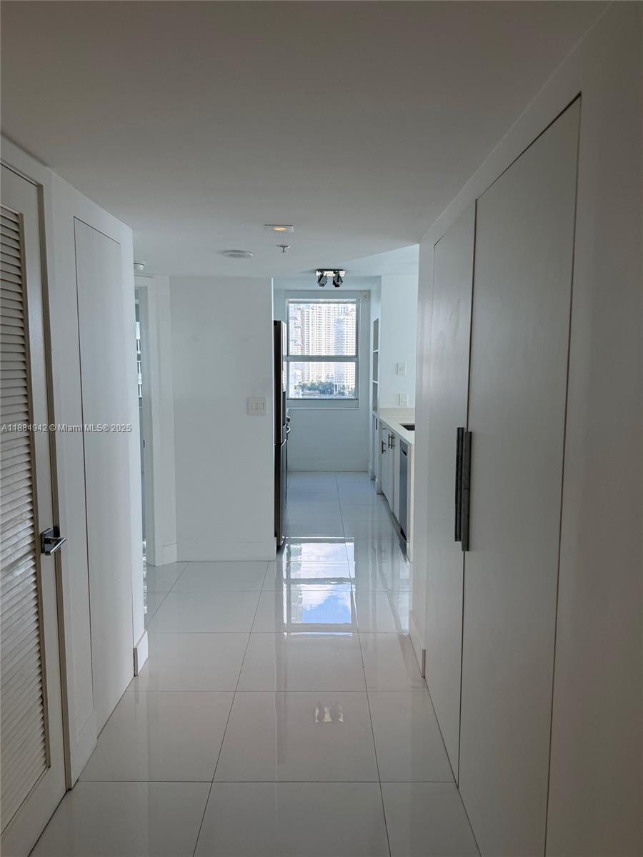 THE MARK ON BRICKELL COND - Residential Lease