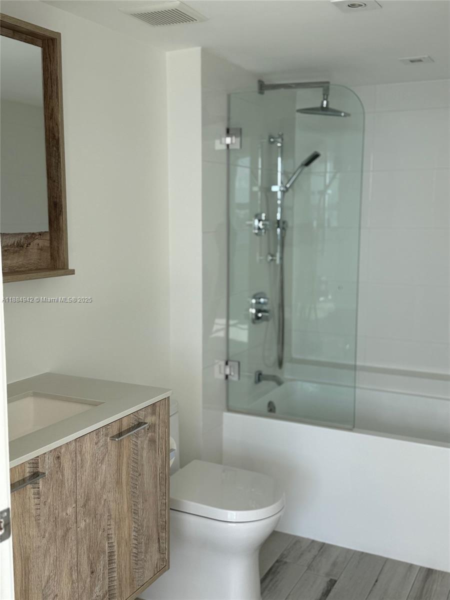 THE MARK ON BRICKELL COND - Residential Lease