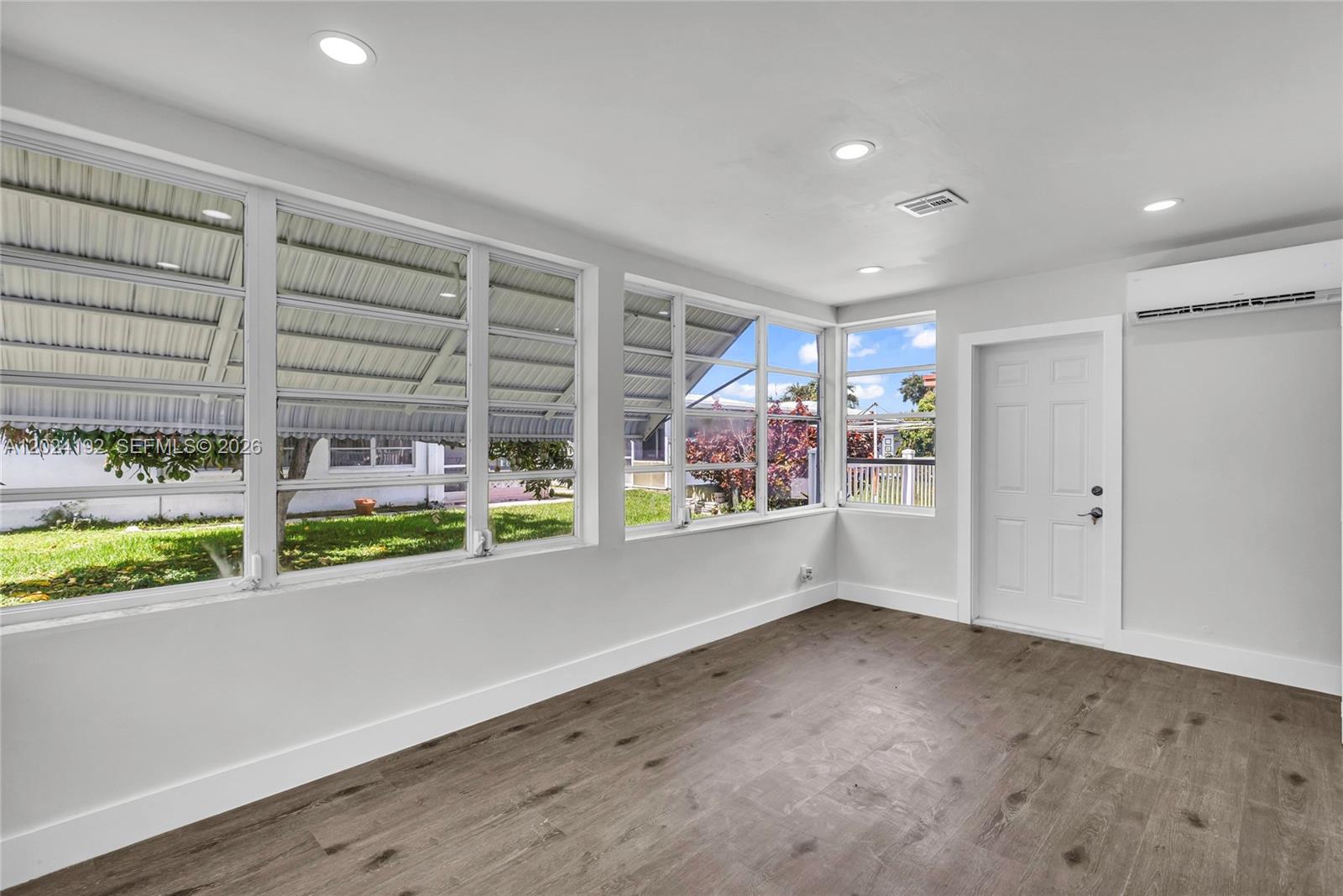 MAINLANDS OF TAMARAC LAKE - Residential